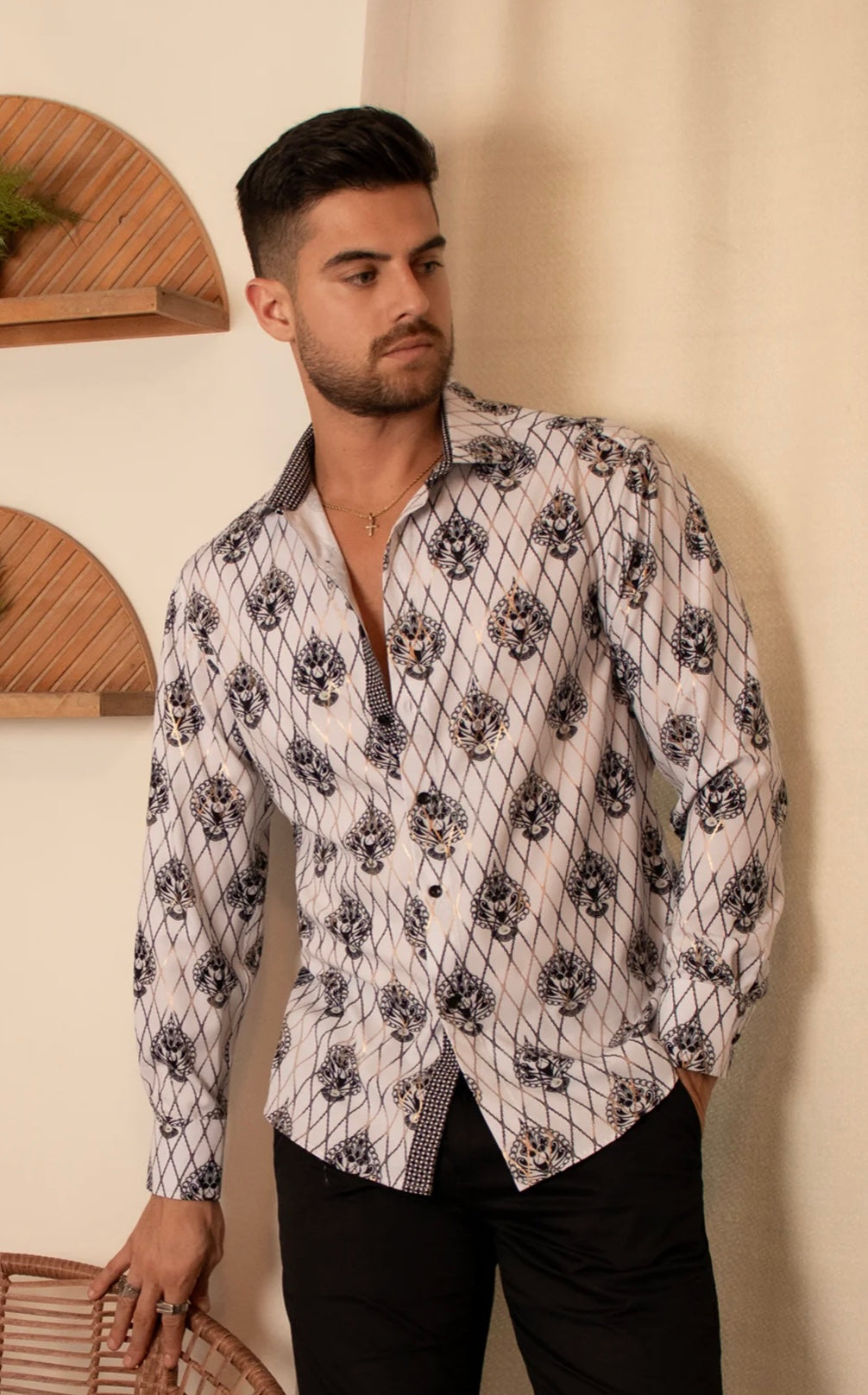 Bespoke Moda long sleeve button up dress shirt. White diagonal lines fleur