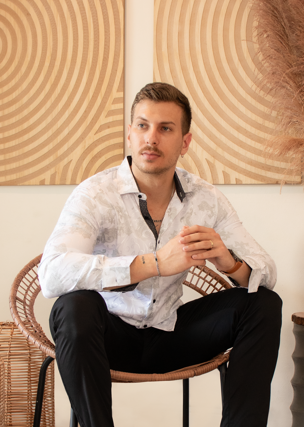 Bespoke Moda long sleeve button up dress shirt. White shiny paisley smudge