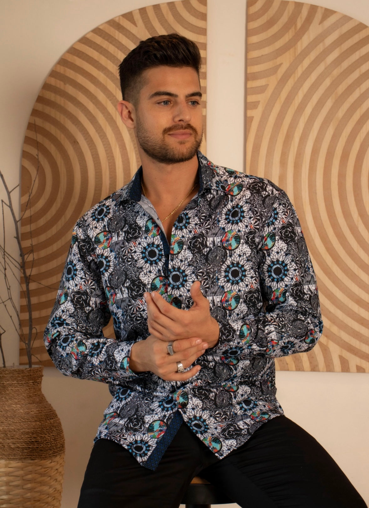 Bespoke Moda long sleeve button up dress shirt. Retro multi