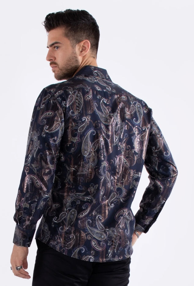 Bespoke Moda long sleeve button up dress shirt. Paisley lines
