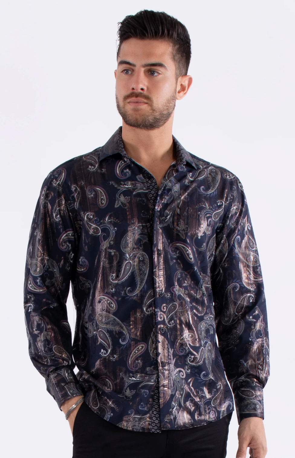 Bespoke Moda long sleeve button up dress shirt. Paisley lines